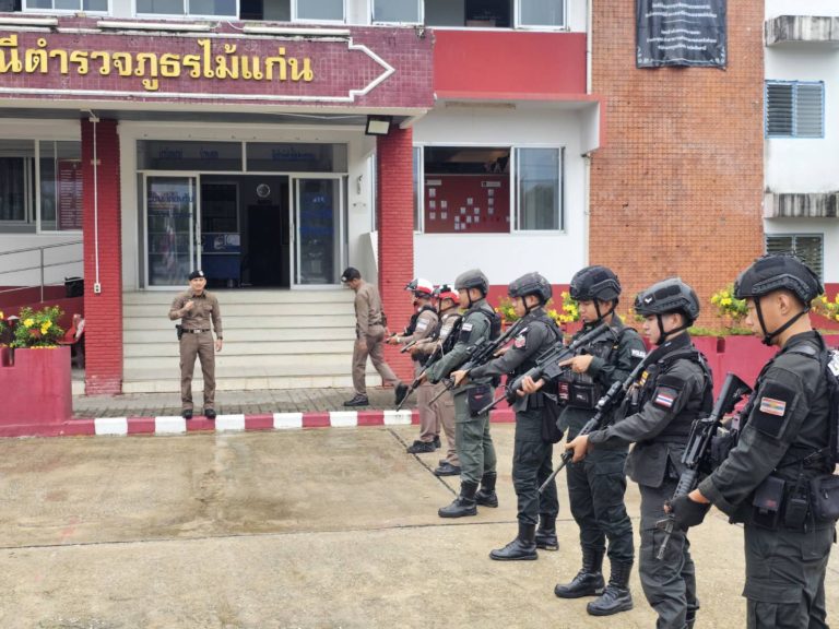 เรียกแถวชุด ชป.จู่โจม 20 ชป.3 พร้อมตรวจความพร้อมของอาวุธปืนประจำกายซักซ้อม-ทบทวนการใช้อาวุธปืนเล็กยาวรูปแบบการยิงขณะเคลื่อนที่