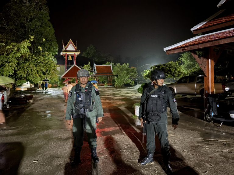 ร้อยเวร 20 พร้อม ว.30 ชป.20 ว.4 เรียกแถว ชป.20 ตรวจความพร้อม และชี้แจงภารกิจ
