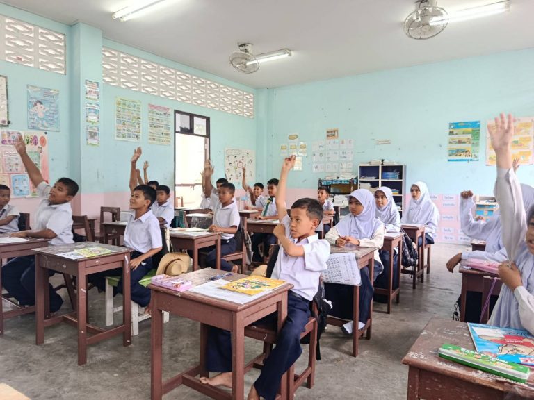 ตชส. บรรยายให้ความรู้ตามโครงการ “การศึกษาเพื่อต่อต้านการใช้ยาเสพติดในเด็กนักเรียน D.A.R.E ประเทศไทย และ บรรยาย ” หนี ซ่อน สู้ “