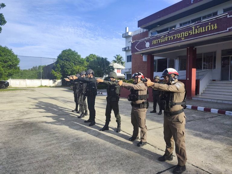 เรียกแถวชุด ชป.จู่โจม 20 ชป.2 พร้อมข่าย จร. ซักซ้อมแผนเผชิญเหตุป้องกัน ณ ที่ตั้งหน่วย