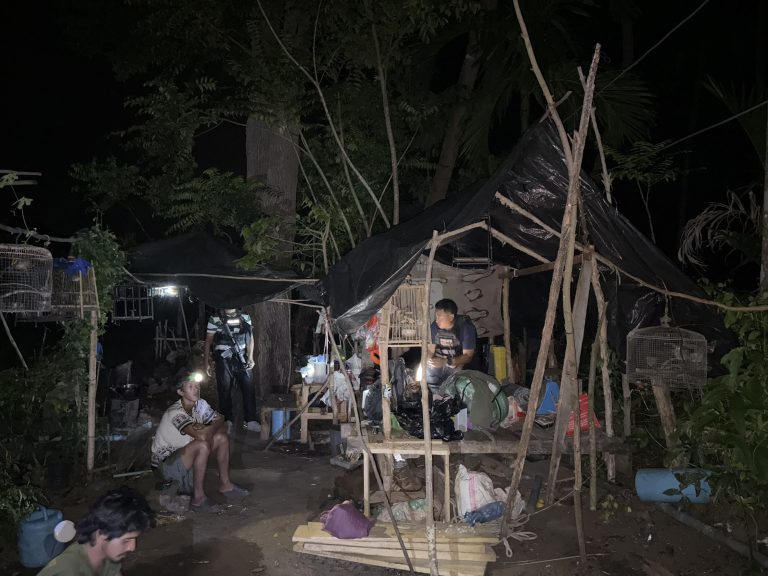 ชป.สส.สภ.ไม้แก่นว.4 ปฏิบัติหน้าที่เชิงรุกเข้าตรวจสอบพื้นที่จำกัดเสรีและแหล่งพักพิงของฝ่ายตรงข้าม